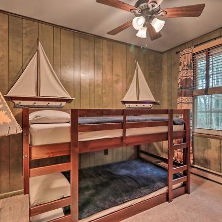 Poconos Home With Game Room Walk To Lake Harmony! Exteriér fotografie