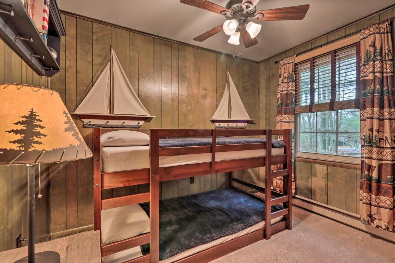 Poconos Home With Game Room Walk To Lake Harmony! Exteriér fotografie
