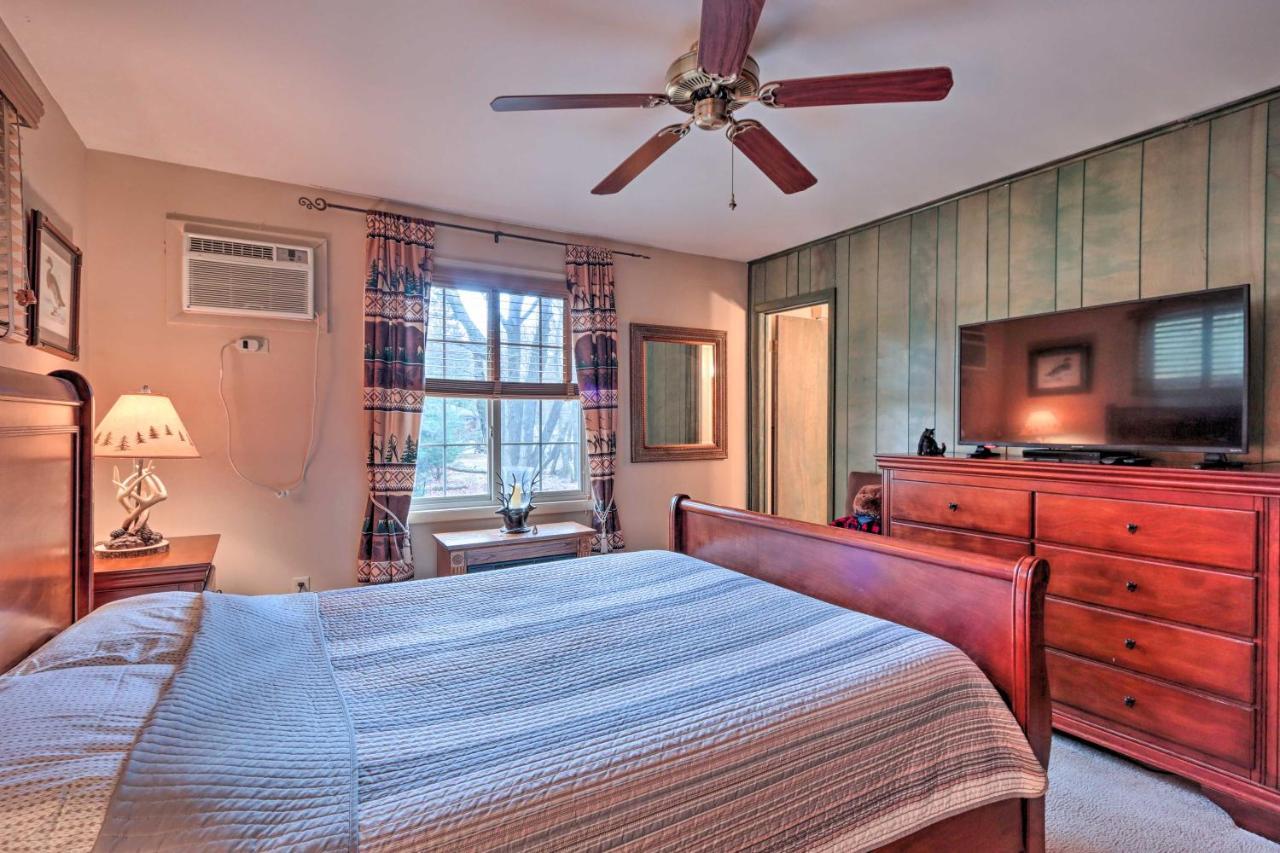 Poconos Home With Game Room Walk To Lake Harmony! Exteriér fotografie
